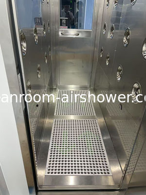 靴底清掃用バキュームマット、靴に付着した微細な埃やゴミを精密に除去